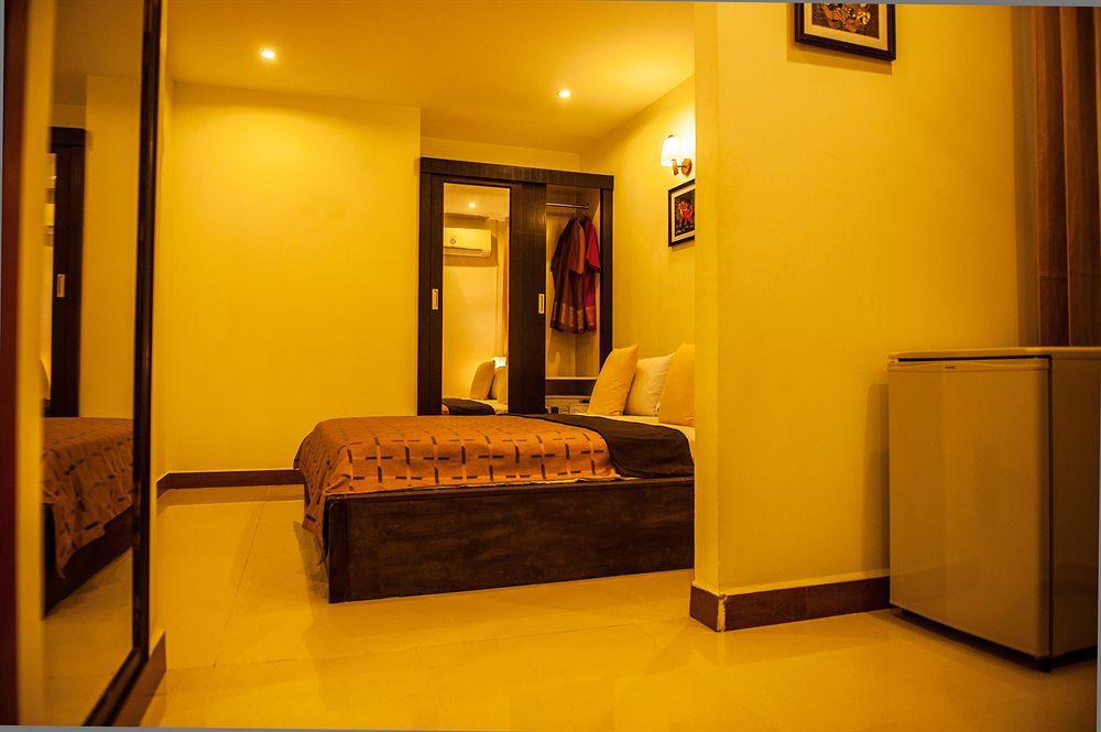 One Up - Banana Hotel Phnom Penh Exterior foto