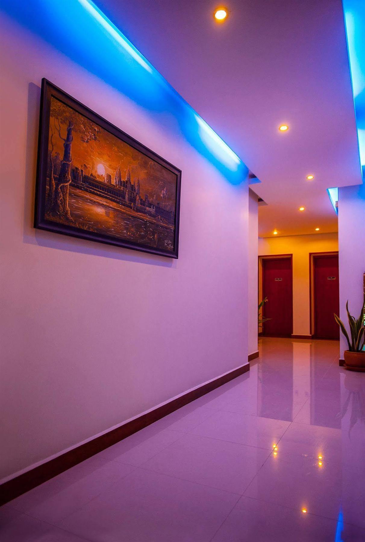 One Up - Banana Hotel Phnom Penh Exterior foto