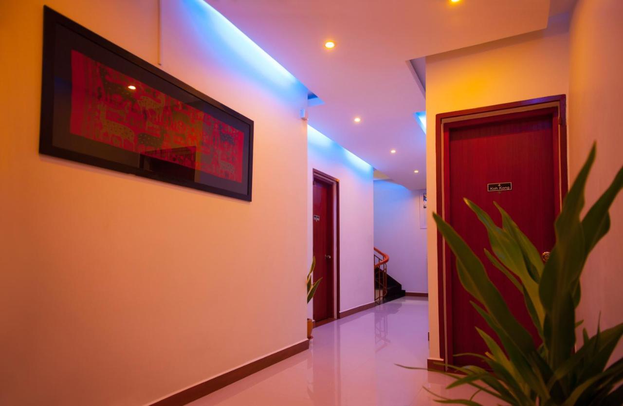 One Up - Banana Hotel Phnom Penh Exterior foto